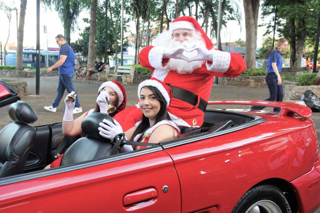 Expresso De Natal Papai Noel Chega E Leva Multid O Ao Centro Acimm